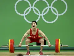 举重赛场再起风云：齐鲁鲨队队火力全开粤西独角兽队，新援首秀制胜战术板得到兑现的简单介绍-AYXSPORT