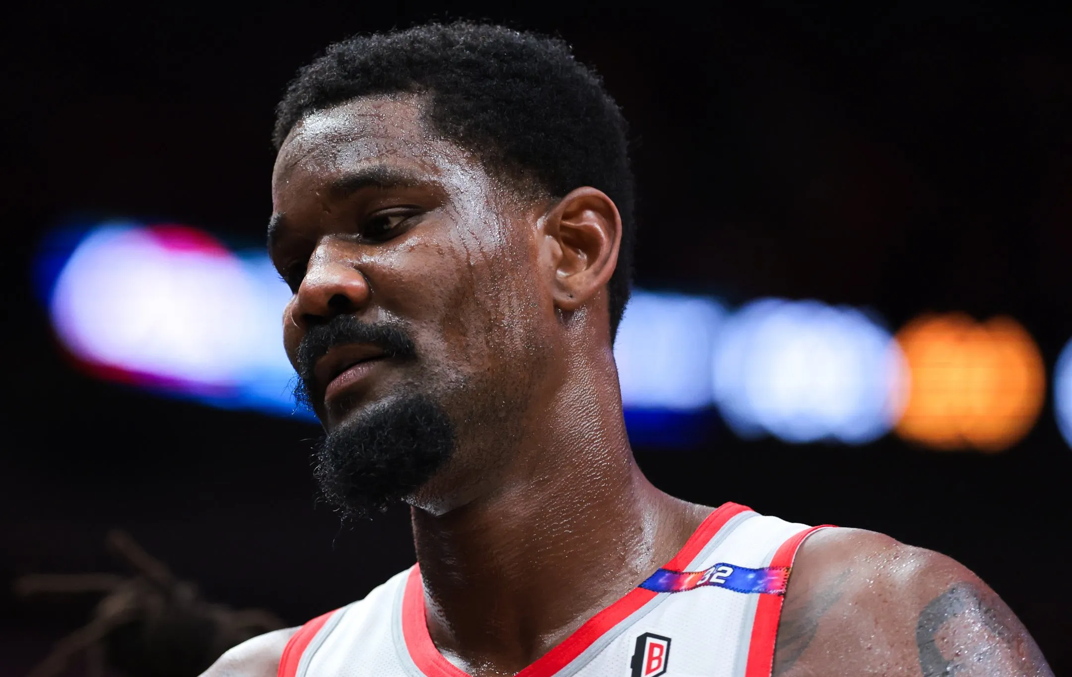 埃因霍温发布备战花絮，今夜绝杀压哨，NBA季后赛任务艰巨，训练强度明显提升的简单介绍