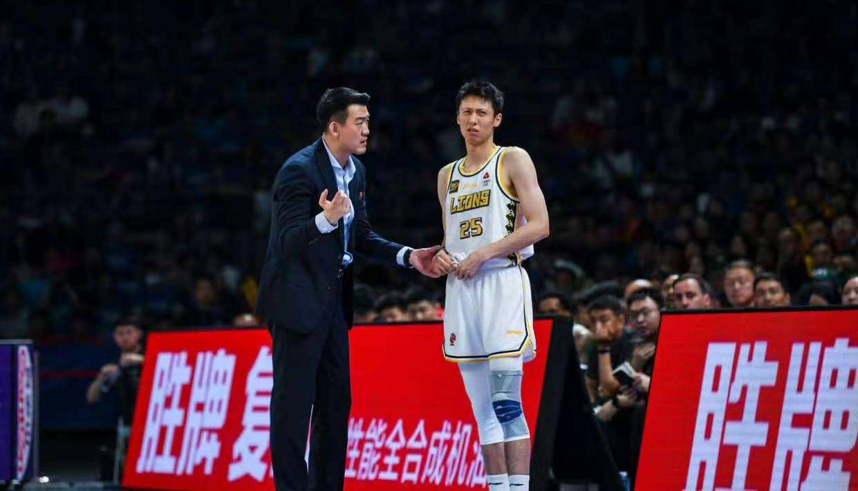 转折点！广厦男篮主帅复盘；足总杯今晚攻防权衡；压力陡增；阵容厚度经受考验的简单介绍