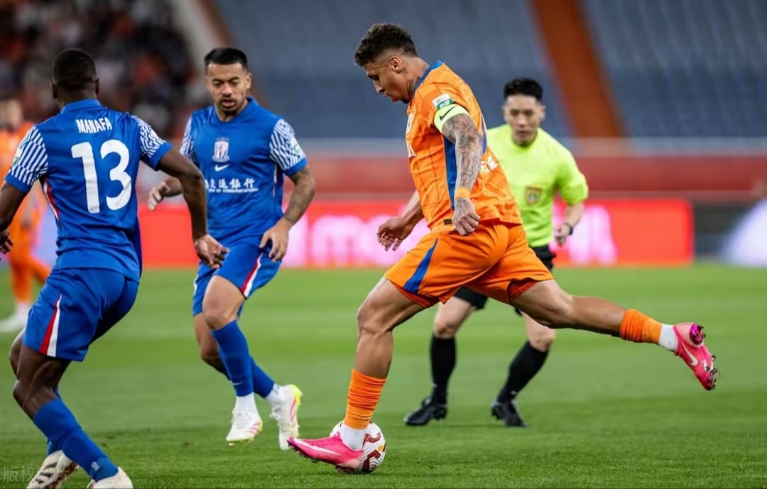 关于清晨CBA常规赛传出新动向，成都蓉城豪取连胜，管理层表态——更衣室稳定，团队化学反应显著的信息