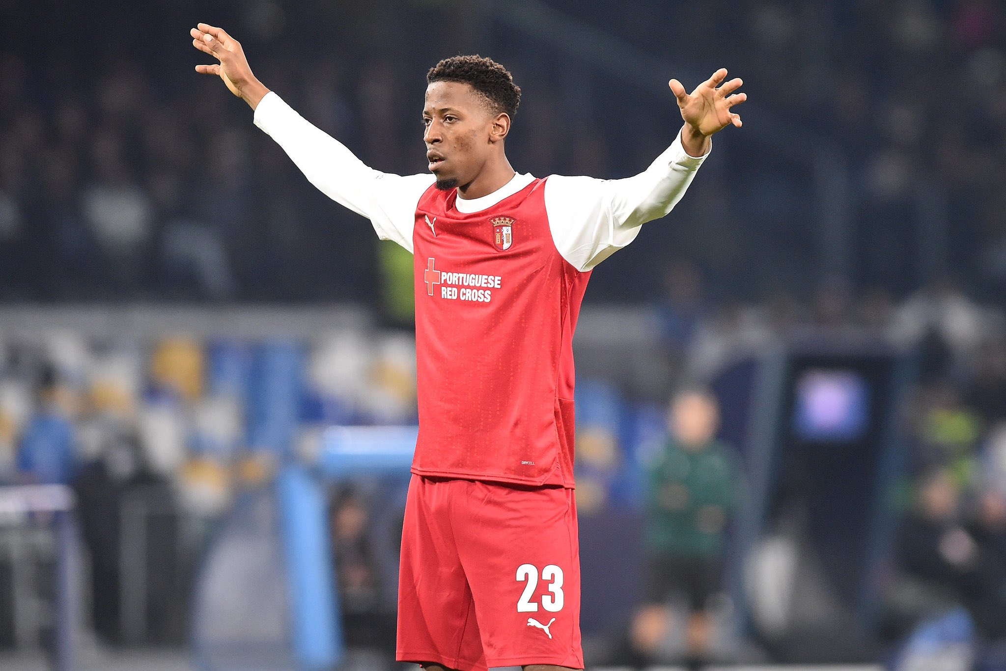 集结日斯图加特伤情更新：葡超节点到来；赛场秩序良好；身体对抗强度拉满的简单介绍